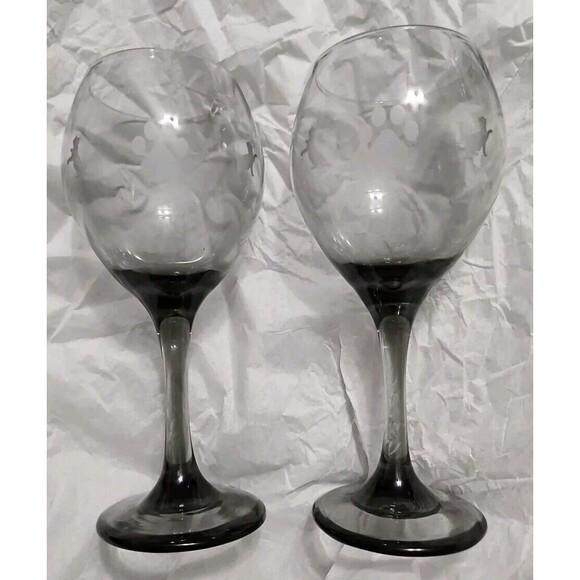 Smoke Gray Wine Glass Set Of 2 With Cat & Pawprint Etching 8” - Picture 3 of 8
